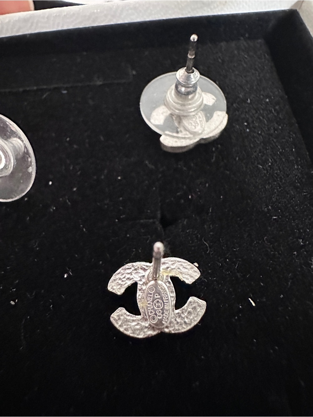 CHANEL Silver CC Logo Stud Earrings - Picture 5 of 6